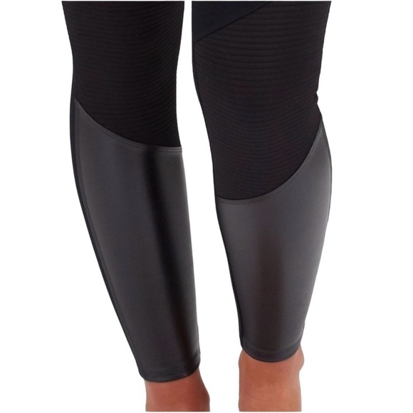 Assets by SPANX NEW Moto Shaping Leggings Size Medium in Black - Picture 4 of 16